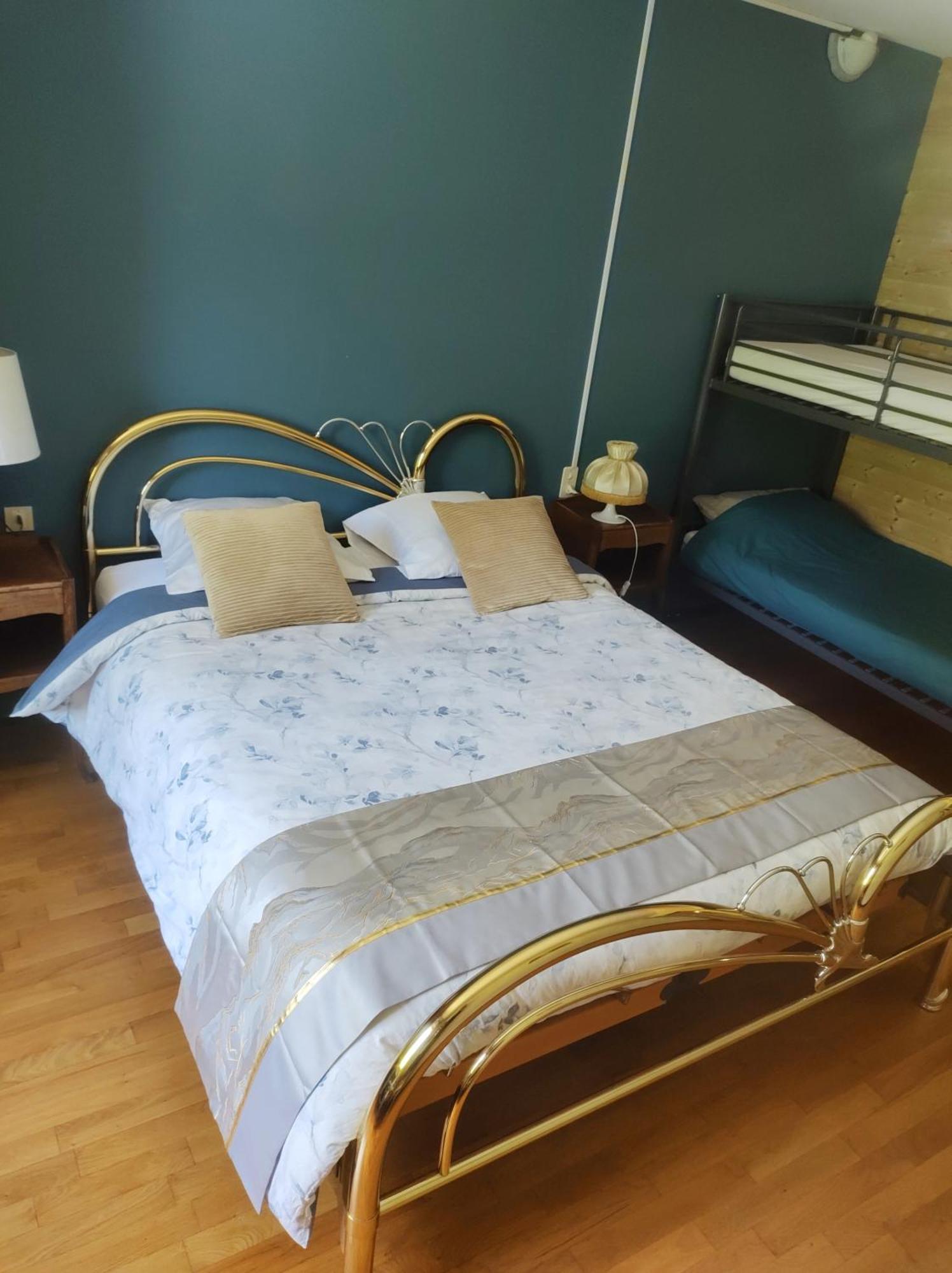 Les Deux Sources Hotel Saint-Laurent-en-Royans Room photo